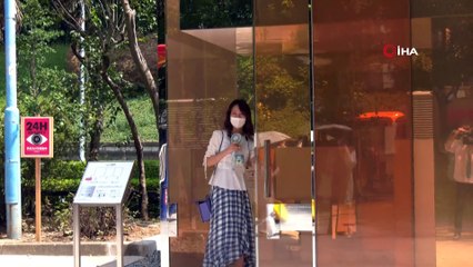 - Japonlar şeffaf tuvaletin fotoğrafını çekmek için parka akın etti- Şeffaf duvarlı tuvaletlere yoğun ilgi