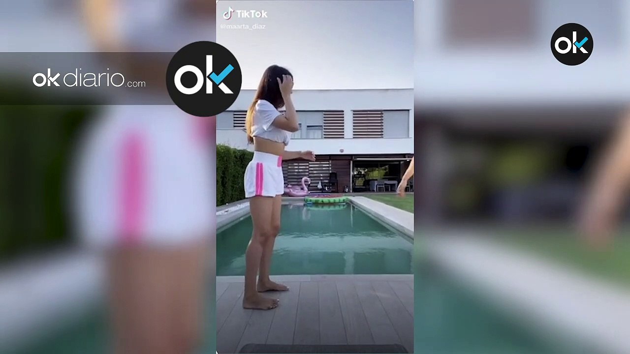 El baile viral de Reguilón y su novia influencer con el que arrasan en Tik Tok