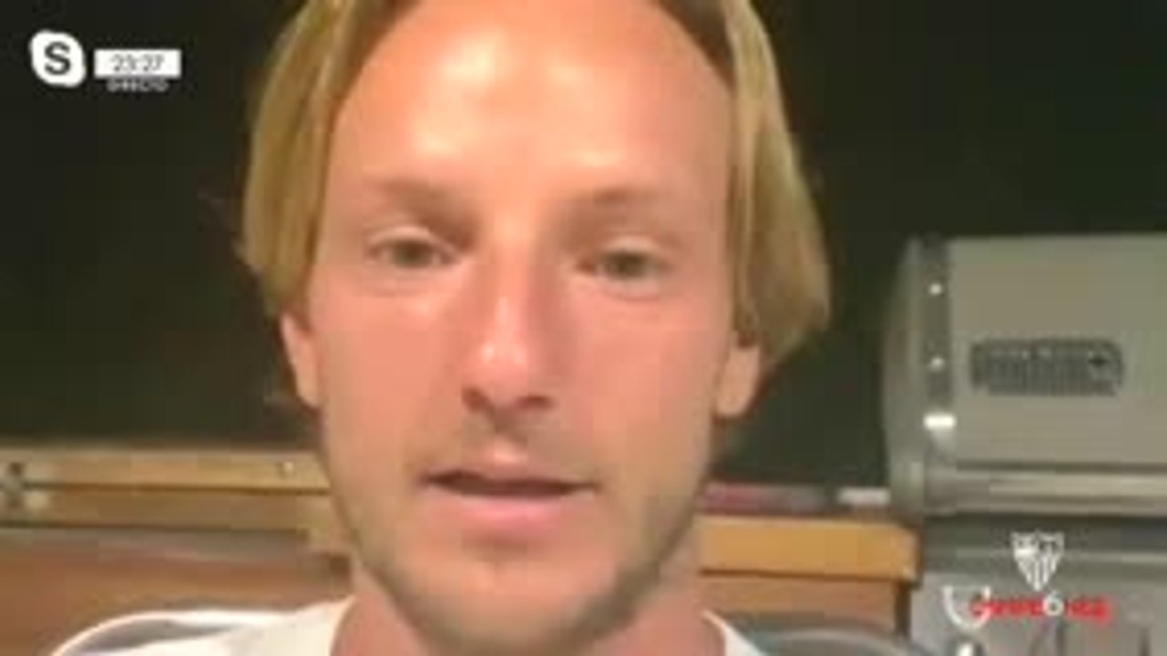 VIRAL: Football: Rakitic jumps in swimming pool to celebrate Sevilla Europa League triumph