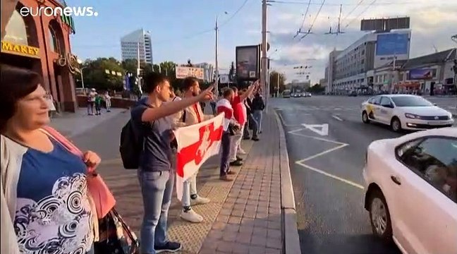 Bélarus : une chaîne humaine géante pour dénoncer les exactions du régime