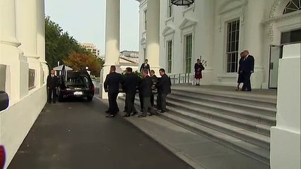 Trump celebra el funeral por su hermano Robert en la Casa Blanca