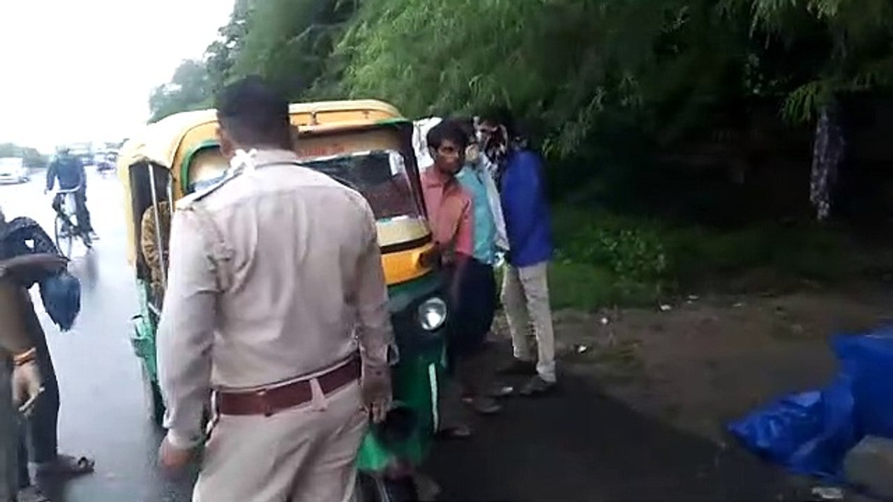 छलेसर चौकी प्रभारी ने चलाया सघन चेकिंग अभियान