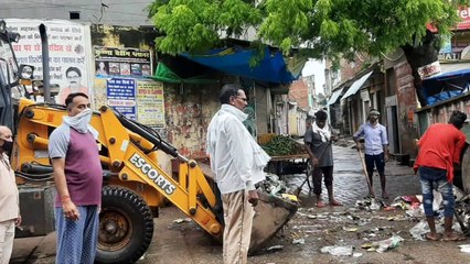 भरथना में नगर पालिका परिषद द्वारा चलाया गया कस्बे में सफाई अभियान