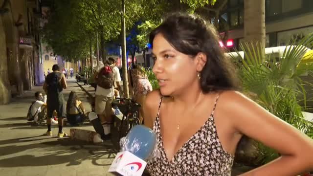 Descontrol en los macrobotellones de Barcelona: Nos ponemos la mascarilla solo cuando viene la Policía