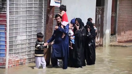 Pakistan'da sel can aldı - KARAÇİ