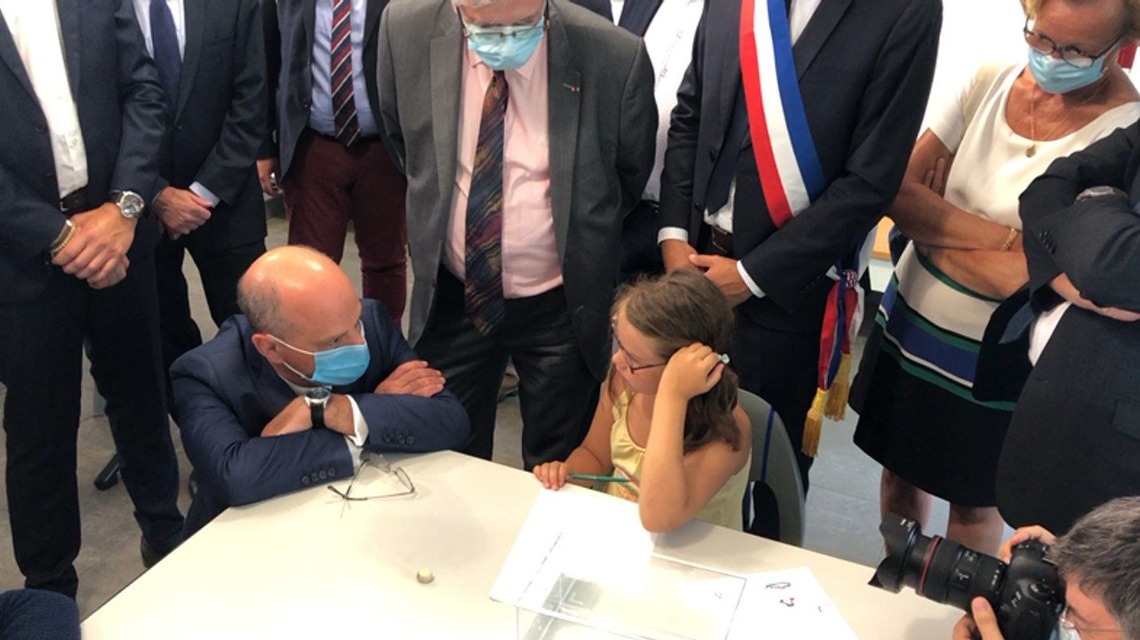 En Vendée, Jean-Michel Blanquer rend visite à u...