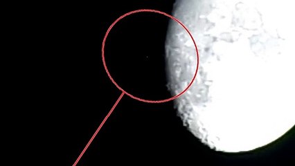 Des lumières étrange près de la lune