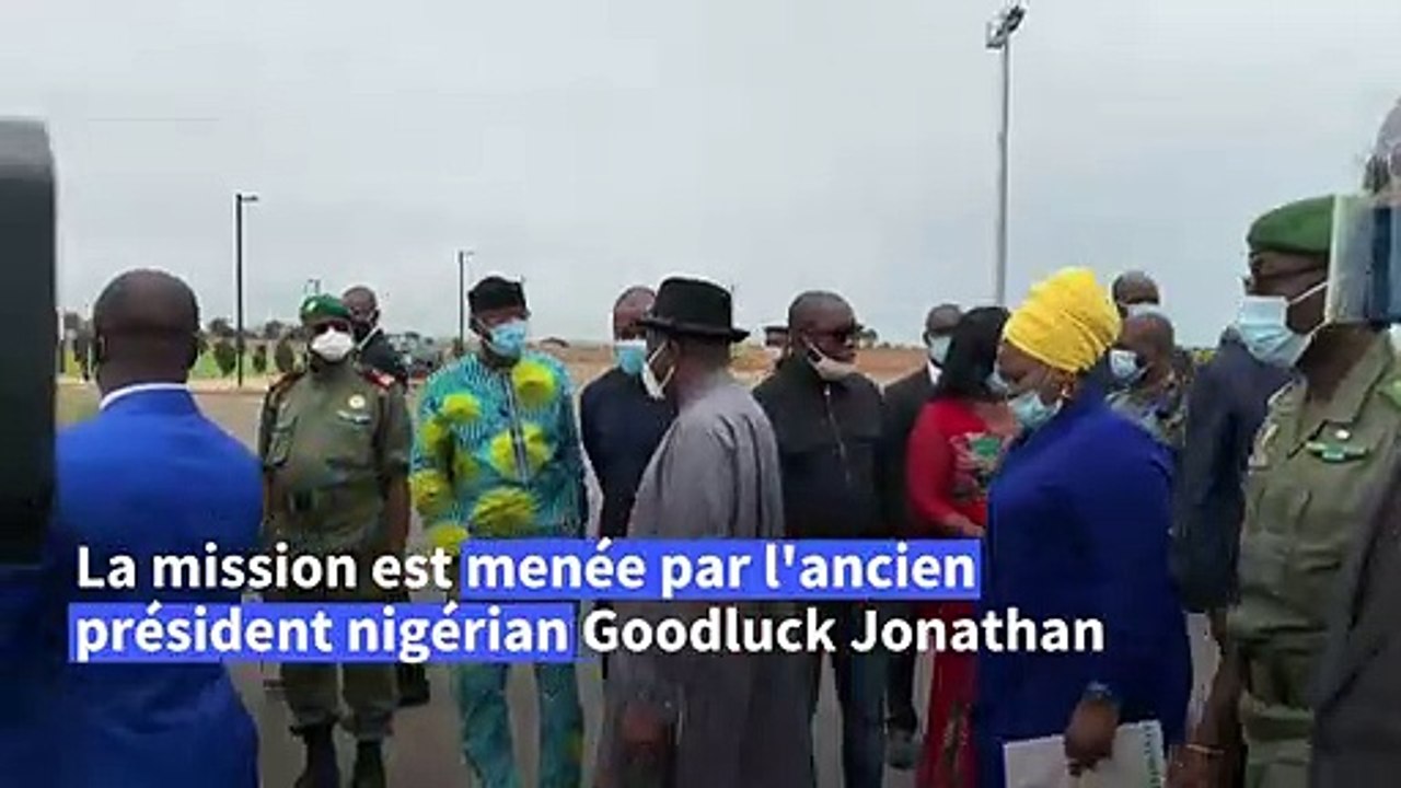 Mali : une délégation ouest-africaine atterrit à Bamako pour rencontrer la junte et le président déchu