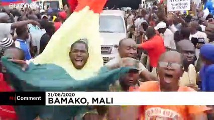 Des milliers de personnes fêtent "la victoire du peuple" à Bamako