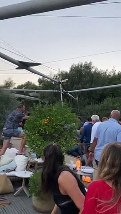 Bodrum’un 200 TL’ye Lahmacun Satan Ünlü Mekanında Kavga: 200 Kişi 1 Kişiyi Dövdü!