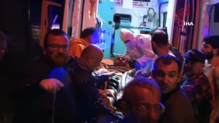 Evinin önünü sel sularından temizlemeye çalışırken çöken duvarın altında kaldı