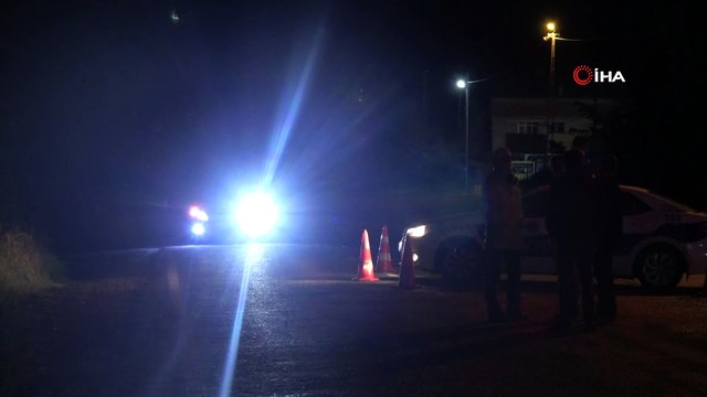 Giresun-Sivas karayolu taşan dere suları nedeniyle ulaşıma kapandı