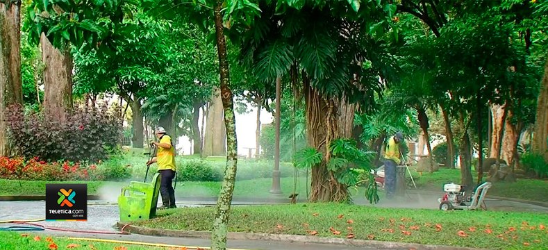 tn7-Parques-de-San-José-se-llenan-de-musgo-y-algas-por-la-ausencia-de-visitantes-220820