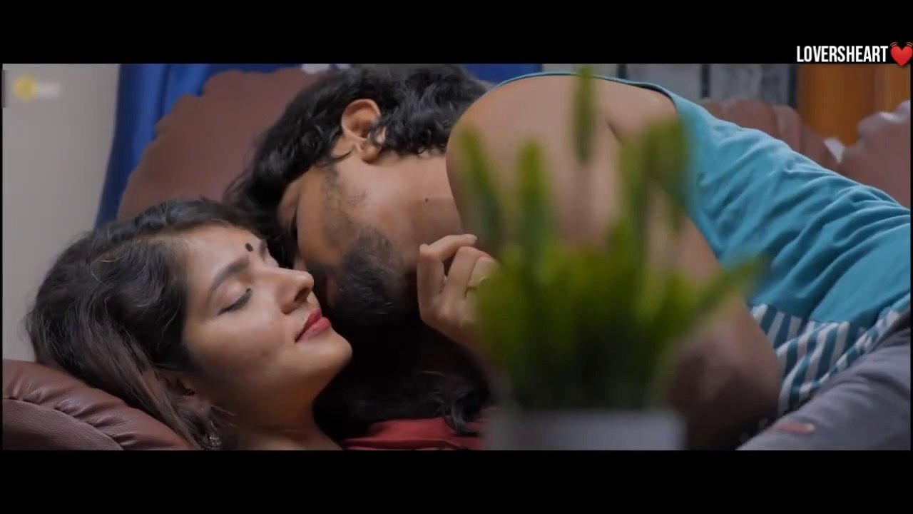 Aunty lover whatsapp status --__ Hot romance status -- __ LoversHeart __