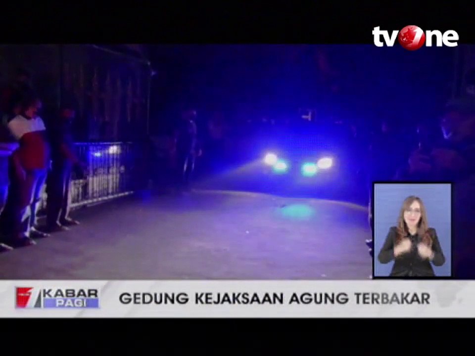 Gedung Kejaksaan Terbakar, Puluhan Tahanan Diev...