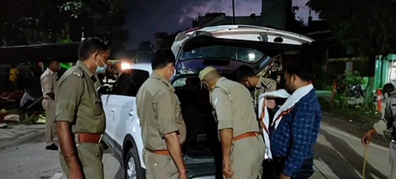 आगामी त्योहारों को लेकर पुलिस ने वाहनों की ली तलाशी