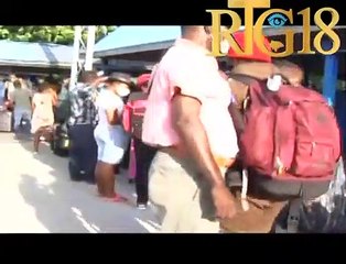 Descargar video: Ayisyen ki t'ap viv chili ki retounen nan peyi yo Ayiti nan yon vòl imanitè yo anviwon 140.