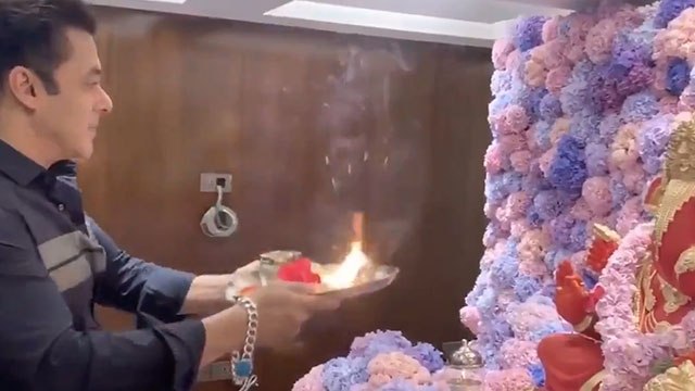 Salman Khan Returns Mumbai For Ganesh Chaturthi and Celebrates With Family |FilmiBeat