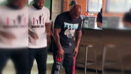 Badou Jack ve Mike Tyson beraber namaz kıldı