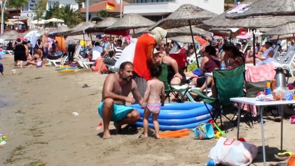 Sıcaktan bunalanlar Kocaeli plajlarını doldurdu