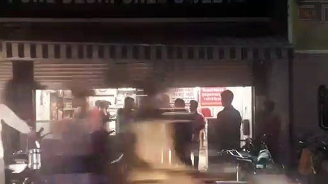 लखीमपुर: साप्ताहिक बन्दी में भी खुल रही दुकाने