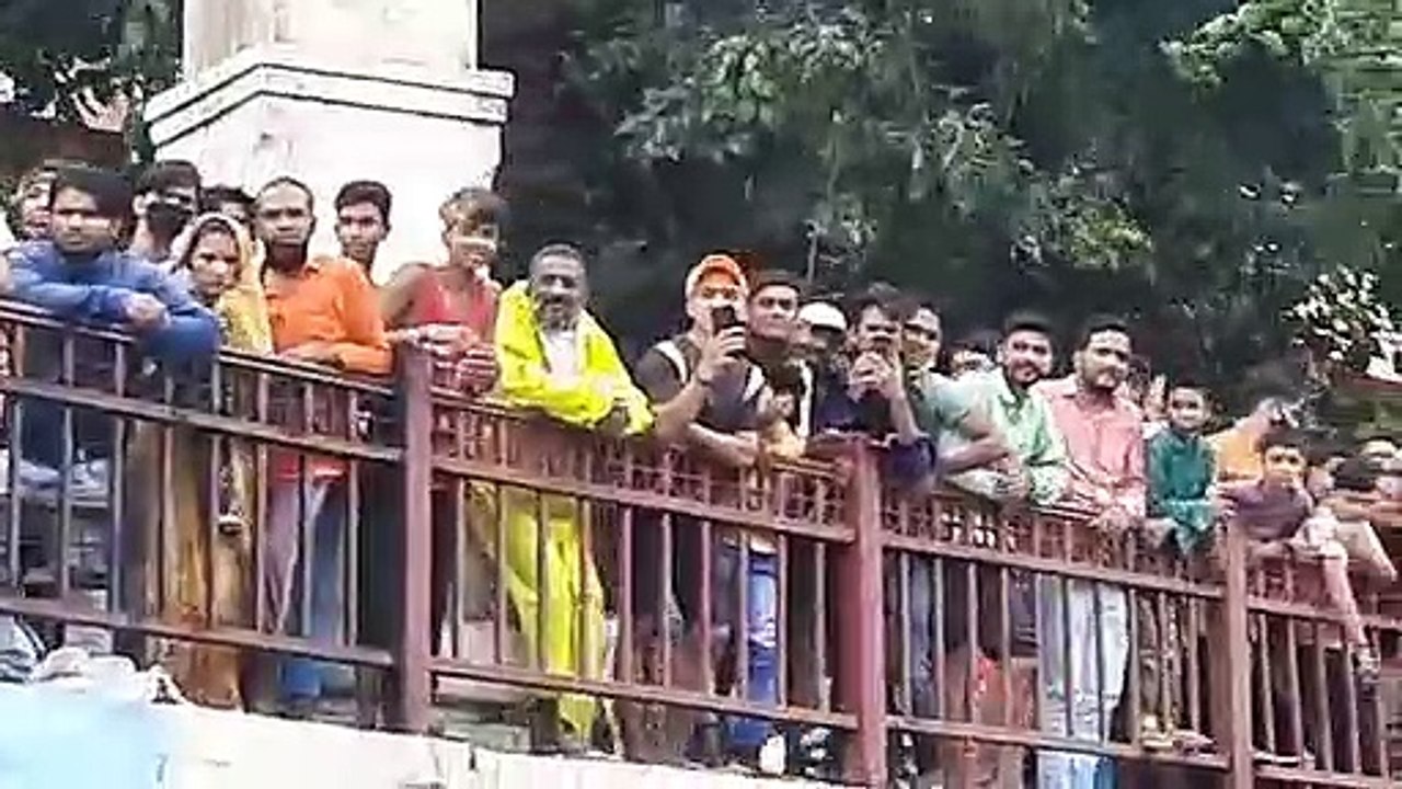 उज्जैन में शिप्रा नदी के अंदर जाकर युवक ने अपने आप को जान से मारने की कोशिश