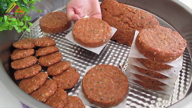 İSTER BUZLUĞA AT İSTER KIZART YUMUŞACIK LEZZETİ GARANTİ KÖFTELER YAPMAK İSTEMEZ MİSİNİZ