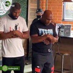 Badou Jack ve Mike Tyson beraber namaz kıldı