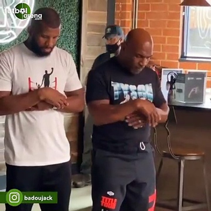 Badou Jack ve Mike Tyson beraber namaz kıldı