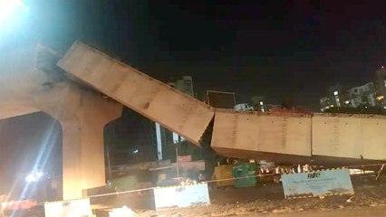 Gurugram : నాణ్యత లోపం వల్లే అంటున్న స్థానికులు.. వర్షం వల్ల అంటున్న అధికారులు!! || Oneindia Telugu