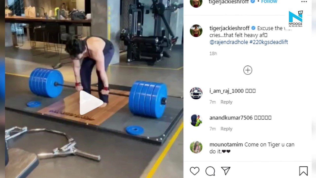 Watch, Tiger Shroff impresses his fans by dead lifting 220 kg weight
