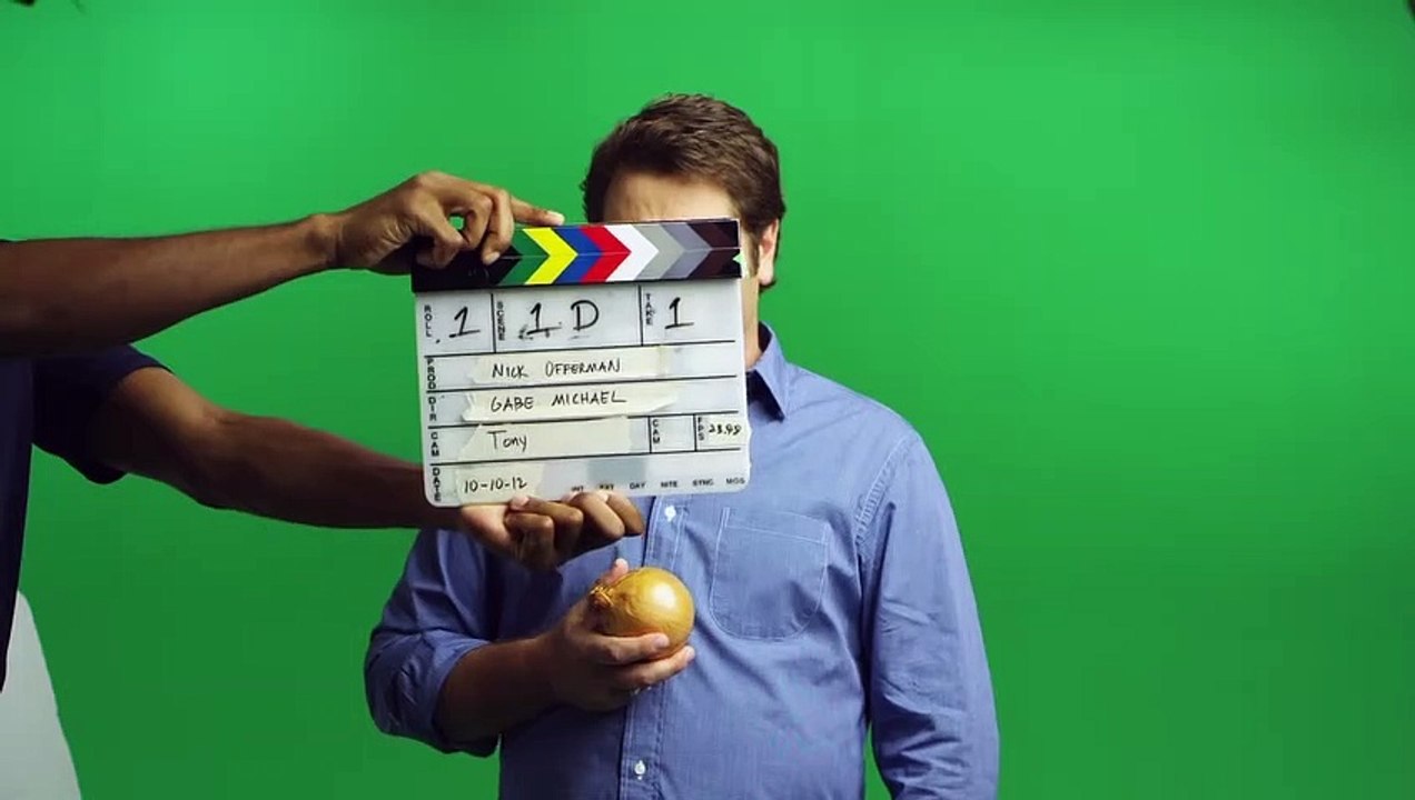 Nick Offerman Eats a Raw Onion (Uncut) - Movember