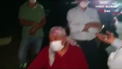 Evi alevlere teslim olan kadın gözyaşlarına boğuldu