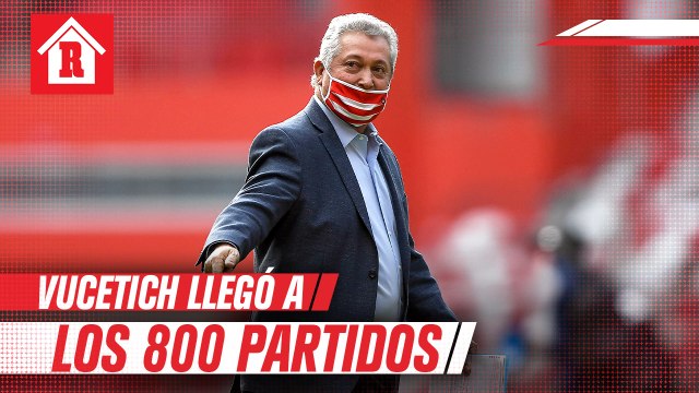 Chivas celebró a Víctor Manuel Vucetich por sus 800 partidos dirigidos en Liga MX