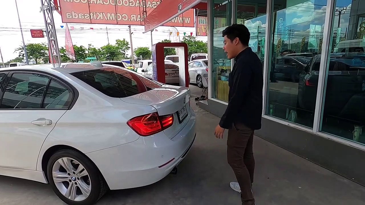BMW 320i มือสอง 2.0 F30 (ปี 2015) ทรงสปอร์ทแท้ เรือนไมล์คลาสสิค ทันสมัยสไตล์ชิคๆ