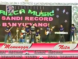 Nita Andita - Menunggu [Official Music Video]