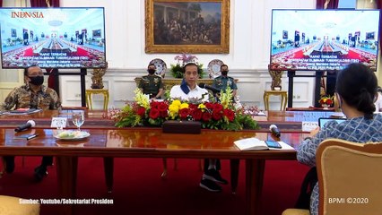Presiden Joko Widodo meninjau gedung yang digunakan untuk memproduksi vaksin Covid-19.