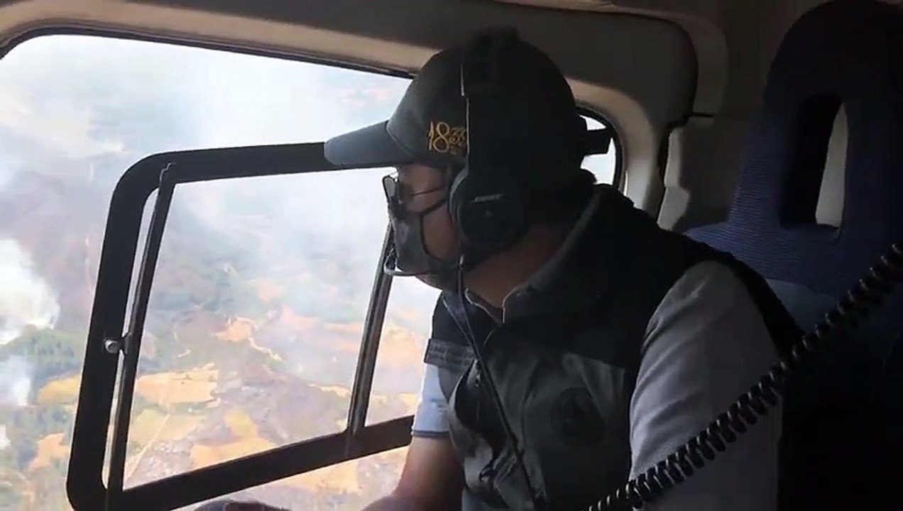 Bakan Pakdemirli Adana Kozan'daki yangın alanında incelemelerde bulundu