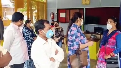 बिना नोटिस के दिगंबर जैन पब्लिक स्कूल किया बंद, परिजन हो रहे हैं परेशान