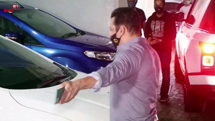 Salman Khan CRAZY Dance With Family At Ganpati Visarjan 2020