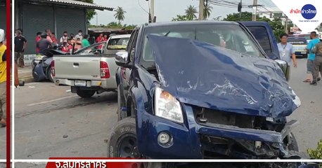 กระบะหลบซาเล้งพุ่งข้ามเกาะบวกรถ 2 คัน เจ็บ 4