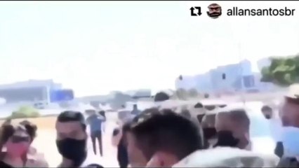 Repórter ataca filha de Bolsonaro e presidente reage: "vontade de encher sua boca de porrada"