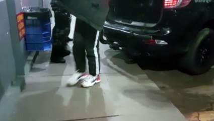 Homem é flagrado com arma e munições ao fugir de abordagem do Choque