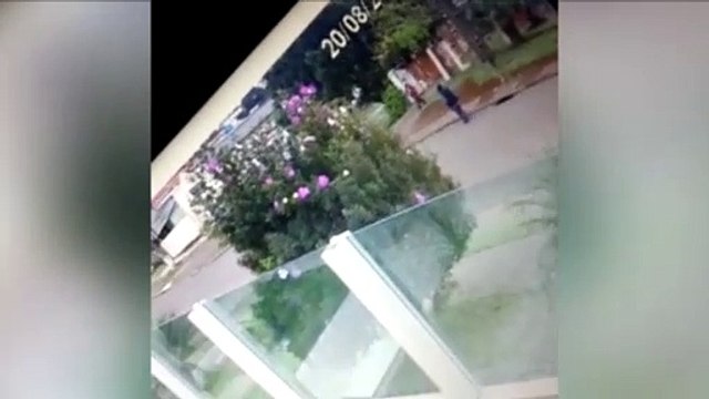 Câmera mostra Corsa sendo furtado em residência no Bairro Cataratas