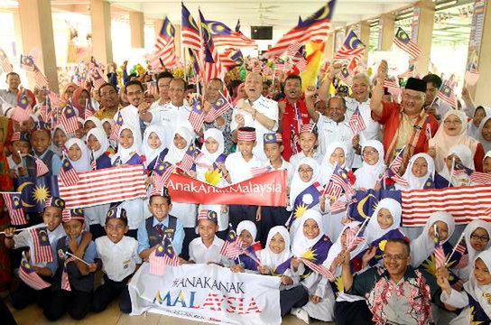Students reminded importance of unity with #AnakAnakMalaysia wristbands