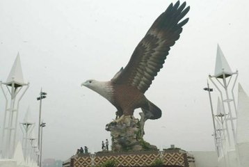 Langkawi MCA: New development will take place if eagle statue is demolished
