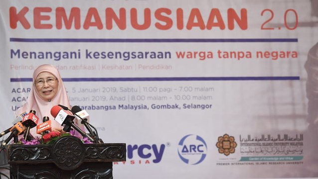 Kak Wan saddened by resignation of Sultan Muhammad V