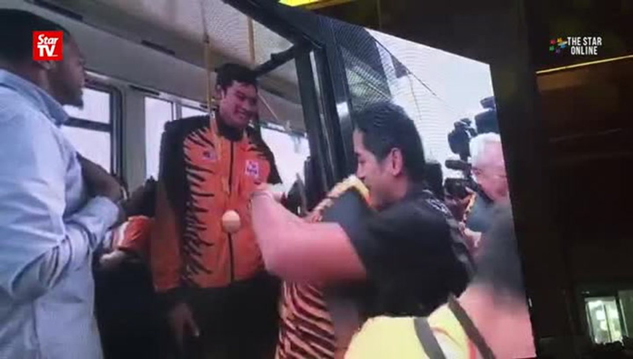 Heroes’ welcome for Paralympians