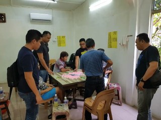 Скачать видео: S'wak police raid house-turned-gambling den earning RM1mil monthly