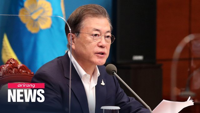 Moon calls for exceptional measures for economic revitalization, virus prevention